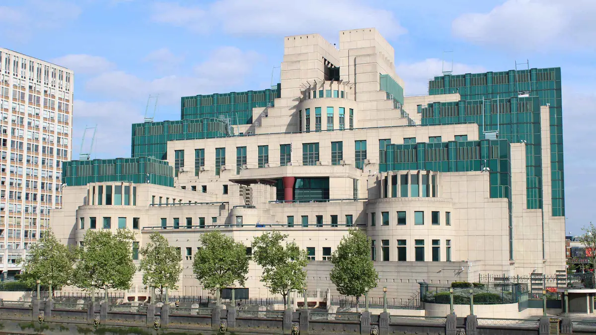 James Bond filming locations walking tour along the Thames on a London 2 day itinerary