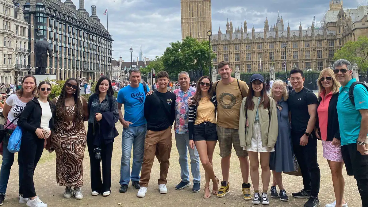 Tour group viewing St Pauls Cathedral on a 2 day London sightseeing itinerary
